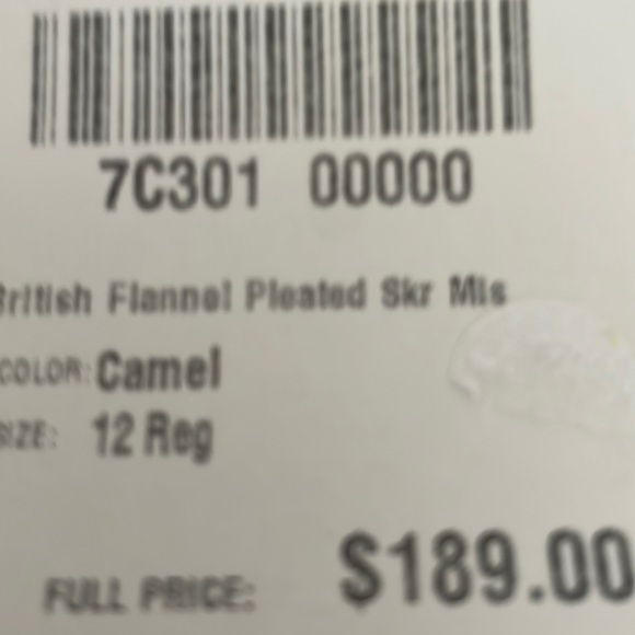 LL Bean Signature 12 British wool flannel camel pleated skirt - Picture 9 of 9